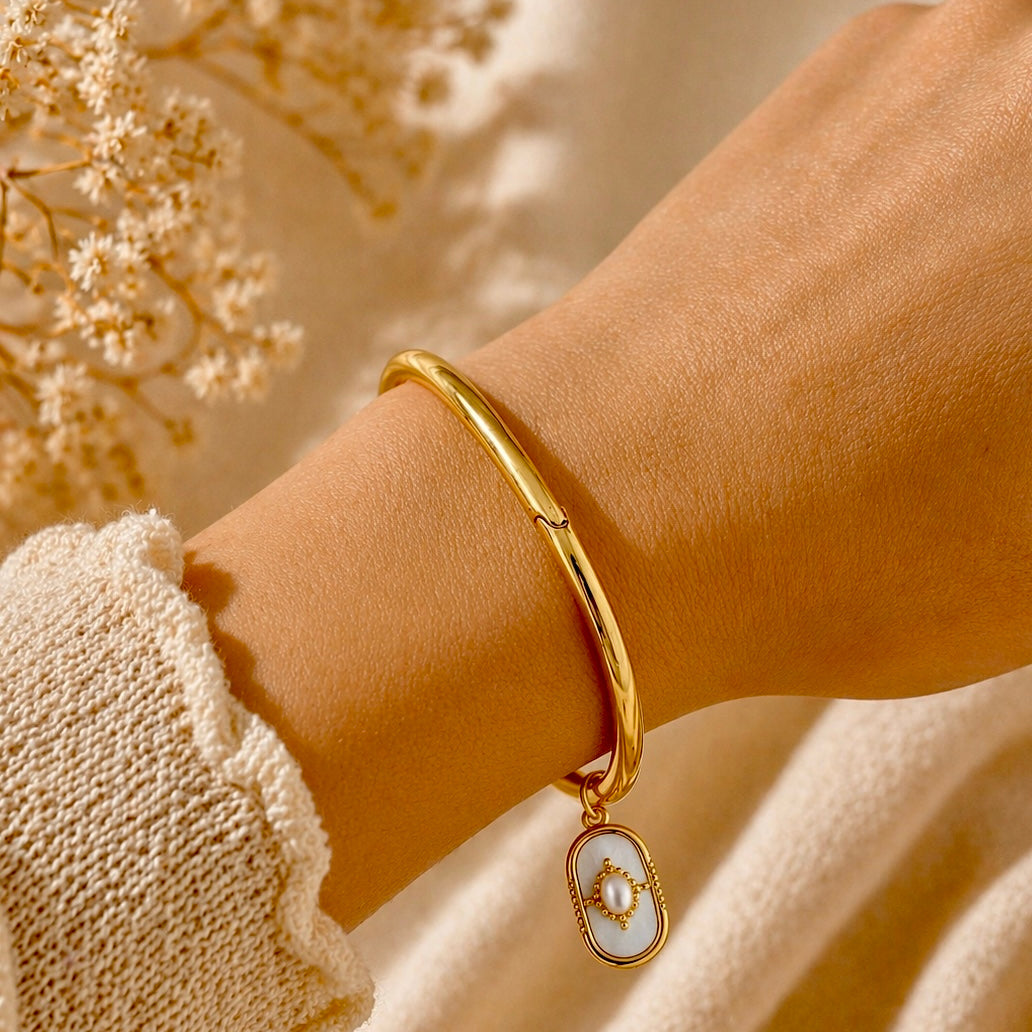 Moïse – Bracelet nacre blanche vue de détail – Karélia